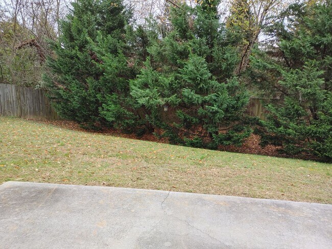 Building Photo - West Knoxville 37909 - Beautiful & newly remodeled with 4 bedroom, 3.5 baths - Call Sharon Arnwin...