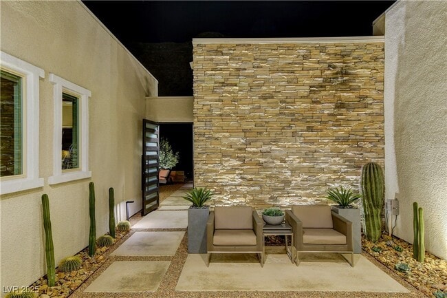 Building Photo - 6300 Clovis Point St