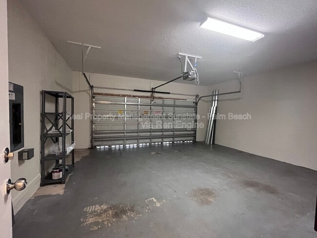Building Photo - 6786 Aliso Ave