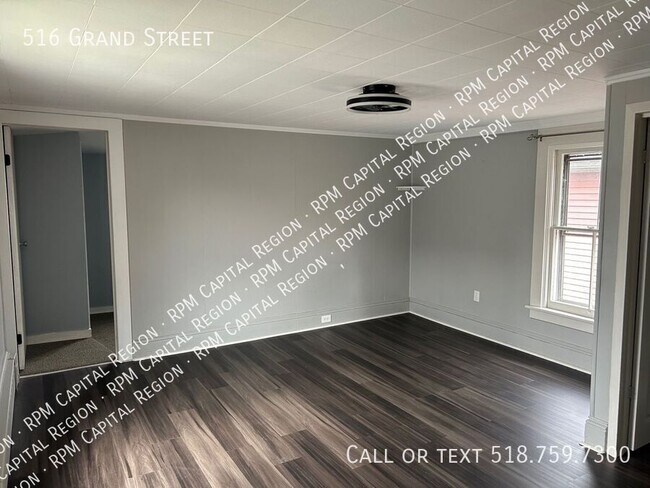 Building Photo - 516 Grand St