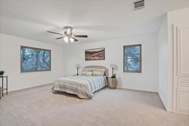 Building Photo - 9502 Castlewood Dr