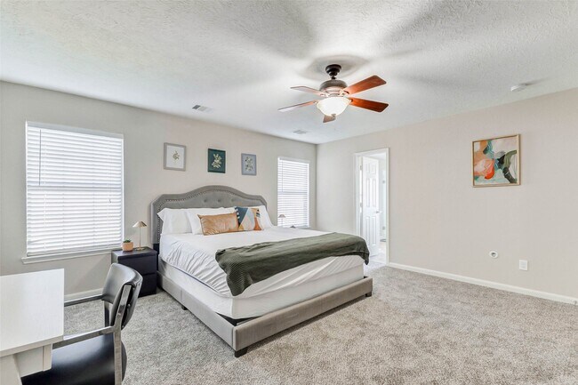 Building Photo - 12638 Skyview Manor Dr