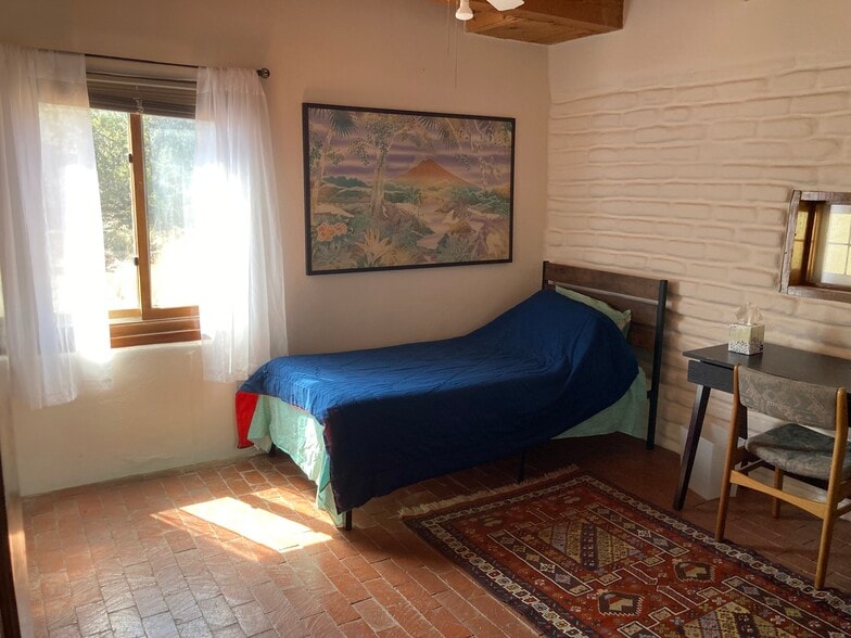 BR4 (will use for storage) - 342 Whiteoaks Dr NE
