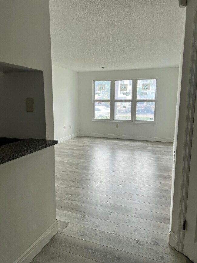 Building Photo - 2307 N Congress Ave