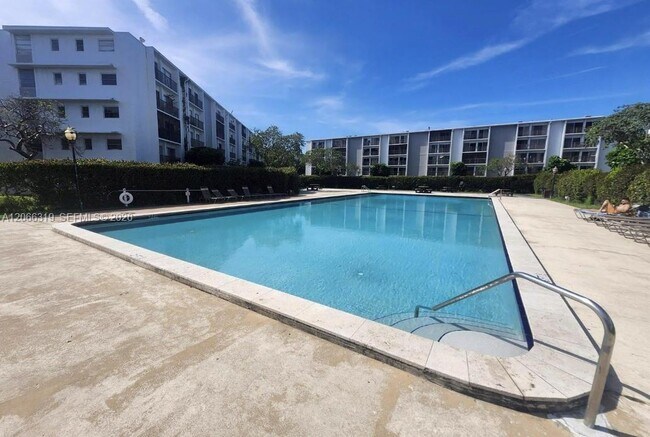 Building Photo - 8600 N Sherman Cir