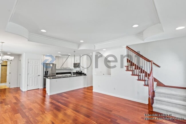 Building Photo - 2213 Rock St