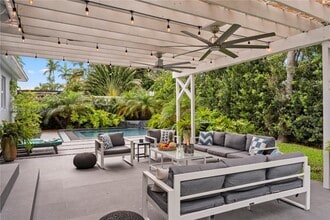 Building Photo - 685 NE 50th Terrace