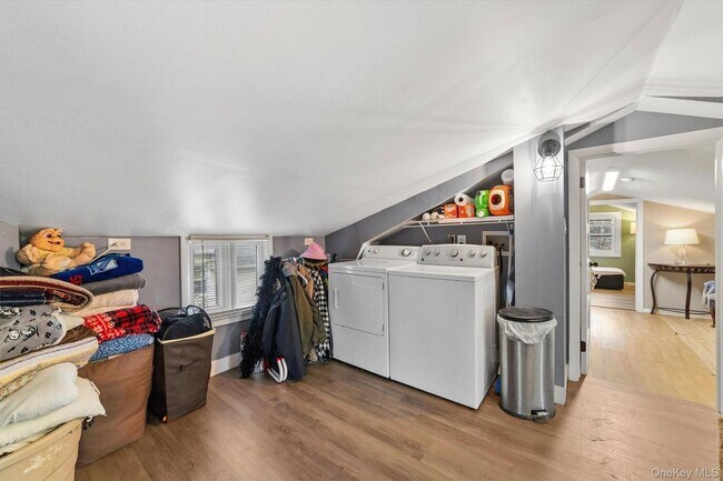 Building Photo - 1408 Henry Ave