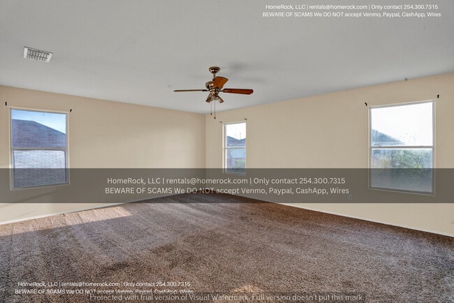 Building Photo - 3 Bedroom 2.5 Bath Available