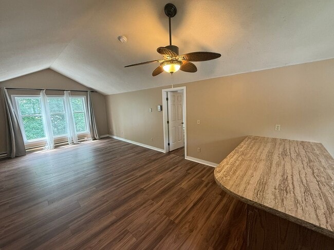 Building Photo - Garden Style, 1 BR Condo In A Prime Amherst Location!