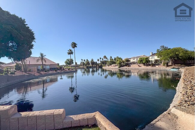 Building Photo - 4Bed/2.5 Bath House at Greenway/75th Ave! Ready for Immediate Move-In! -- Gated Community!
