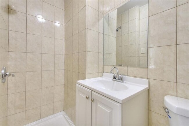 Building Photo - 3946 Green Oak Dr