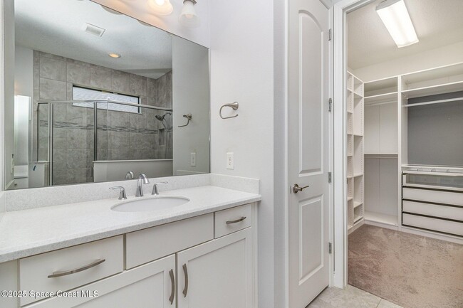 Building Photo - 2991 Casterton Dr