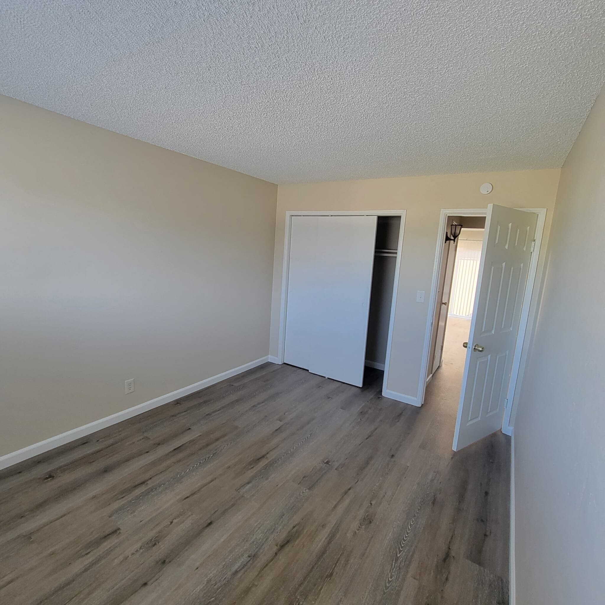 Building Photo - 1311 E San Bruno Ave