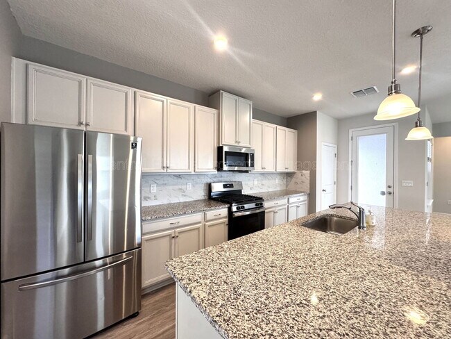 Building Photo - 5945 Glory Bower Dr