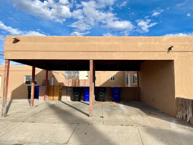 Building Photo - 4301 Mesa Grande Pl SE