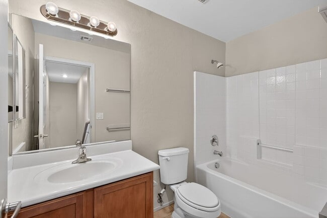 Building Photo - GOLF COURSE VIEWS AT SILVERSTONE RANCH (CENTENNIAL) - 2-STORY 3-BEDROOM HOUSE!