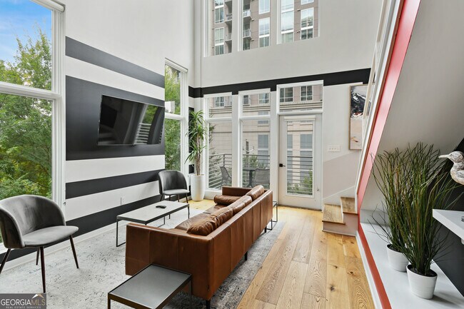 Building Photo - 208 12th St NE