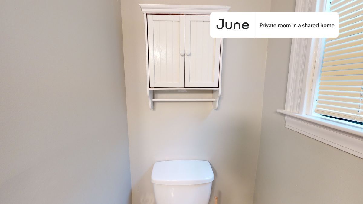 Building Photo - Room in Shared 3 bed/1 bath home