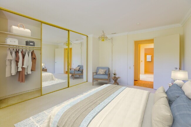 Building Photo - Spacious 3BD/3BA Condo with Enclosed Patio and Resort-style Amenities