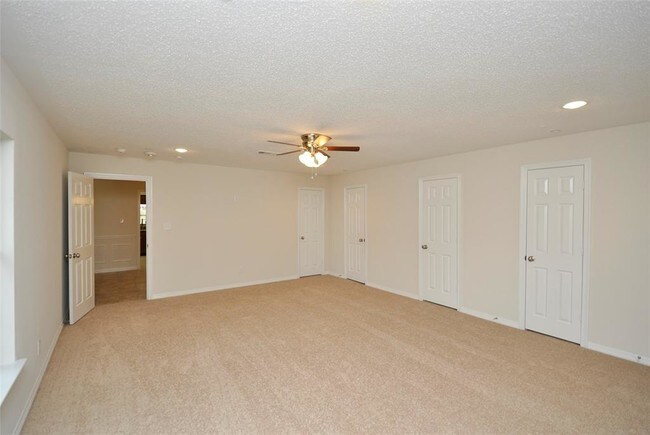 Building Photo - 15631 Fox Springs Dr