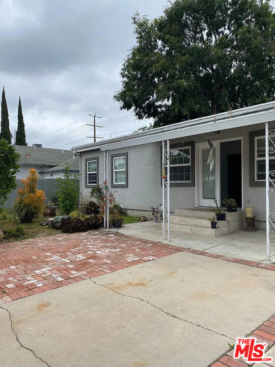 Building Photo - 17429 Burbank Blvd