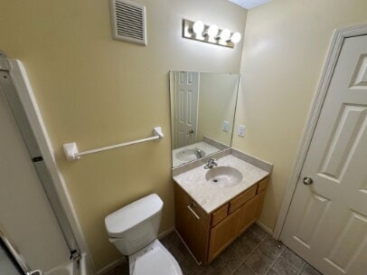 Building Photo - "Charming 5-Bed Home on Grand Ave: Spacious Living with 2.5 Baths in Heart of St. Paul!"