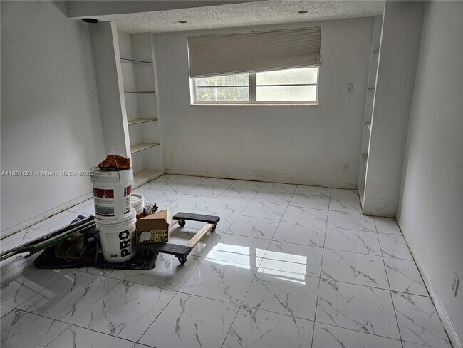 Building Photo - 11131 Royal Palm Blvd