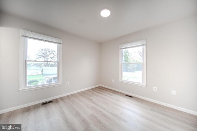 Building Photo - 11209 Caroline Ave