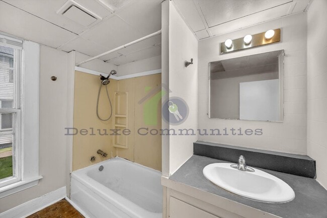 Building Photo - 1335 Hamilton Ave NW