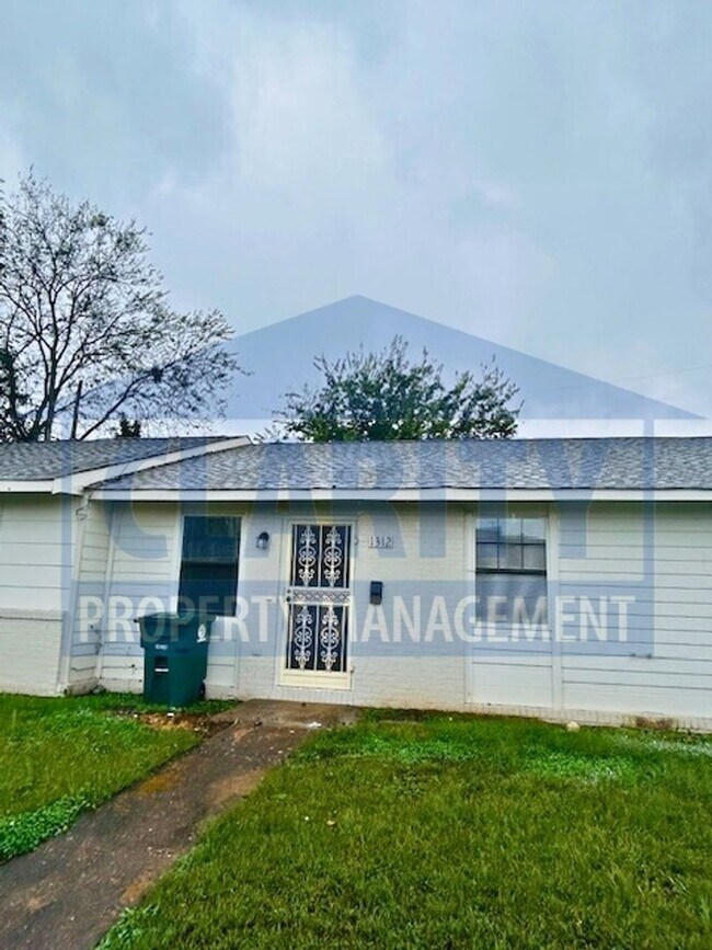 Building Photo - 1308-1314 Citico Ave