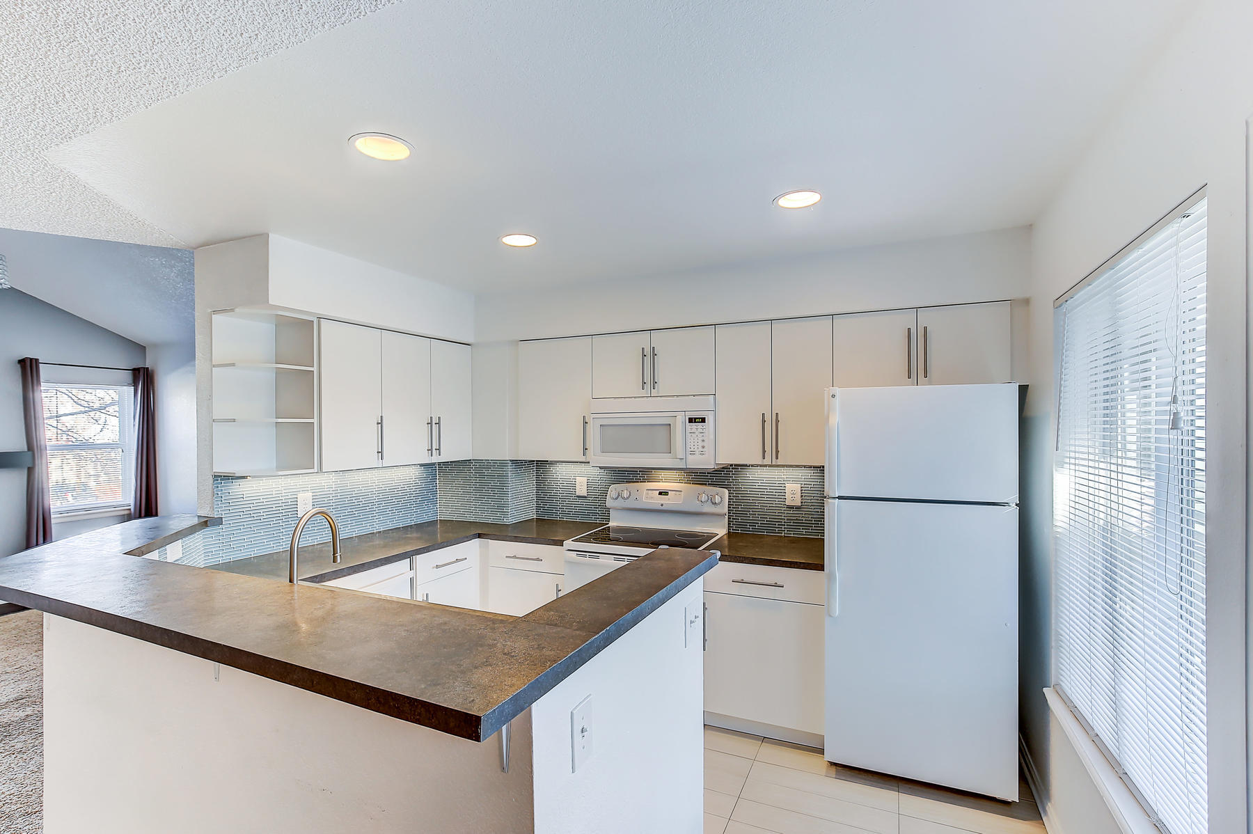 Building Photo - 2 Acoma St