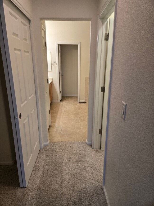 Building Photo - Ranch Townhome in The Broadlands