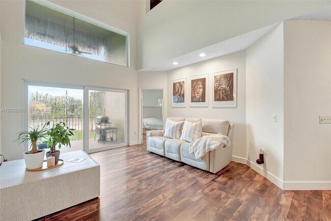 Building Photo - 16339 Malibu Dr