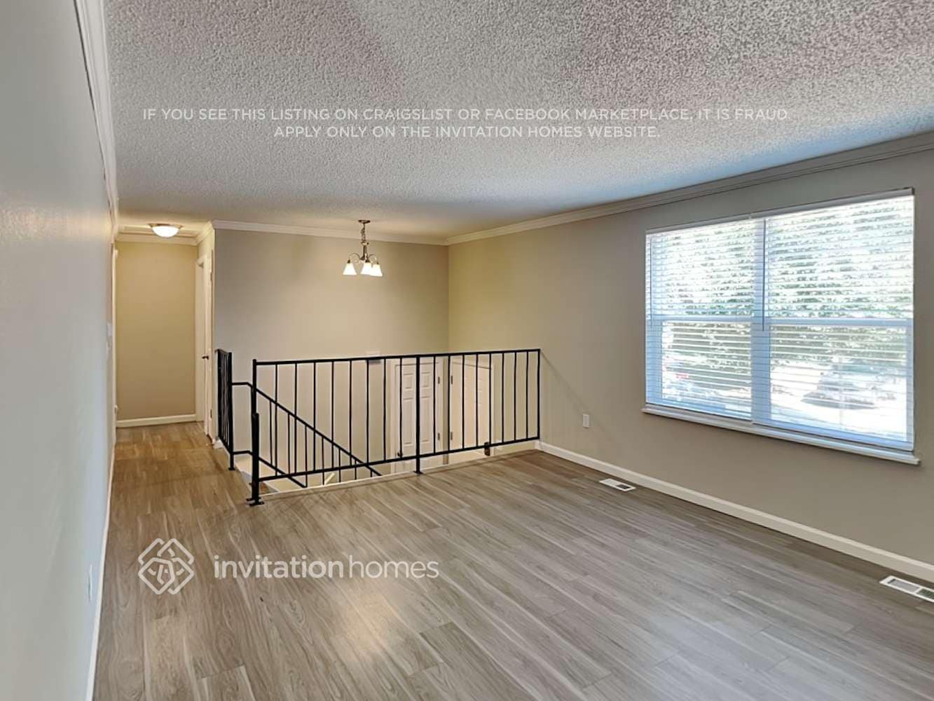 Building Photo - 16265 E Hamilton Pl