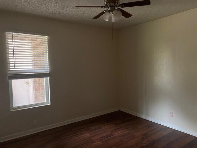 Building Photo - 115 Aracely Lane