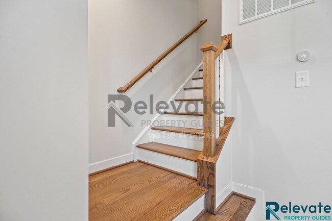 Building Photo - 2008 Old Manchester St