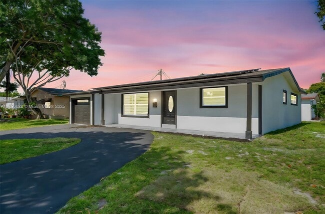 Building Photo - 2600 NW 68th Way