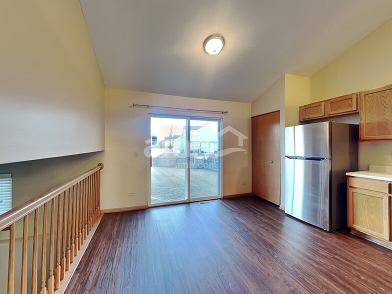 Building Photo - 1910 Prairie Ridge Dr