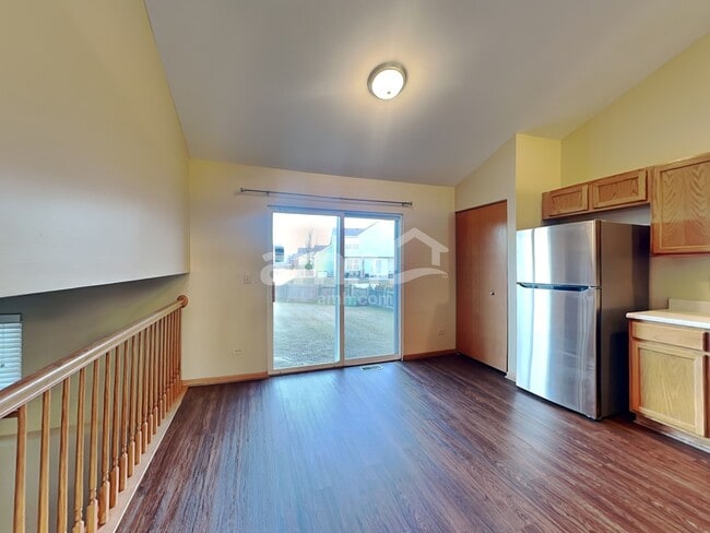 Building Photo - 1910 Prairie Ridge Dr