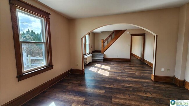 Building Photo - 4631 Lehigh Dr