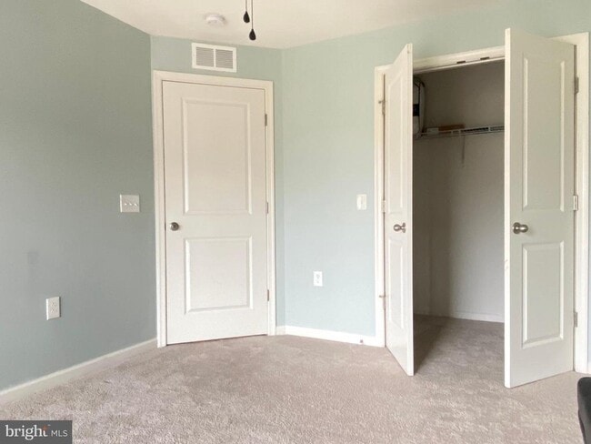 Building Photo - 14823 Chrysler Ct