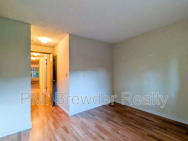 Building Photo - 19851 25th Ave NE