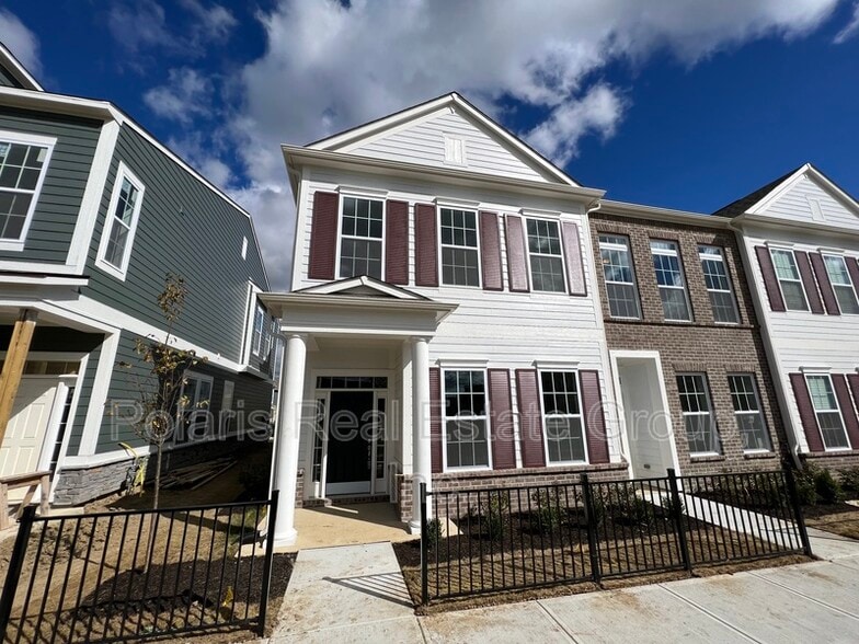 Primary Photo - 577 Steinbeck Pl