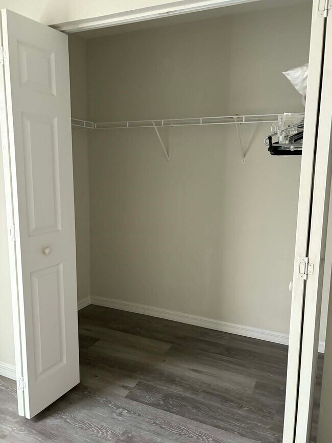 Building Photo - 2/2.5 Townhome in Fort Myers for Rent