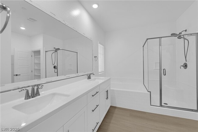 Building Photo - 600 N Carriage Hill Dr