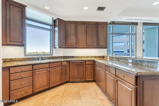 Building Photo - 2211 E Camelback Rd