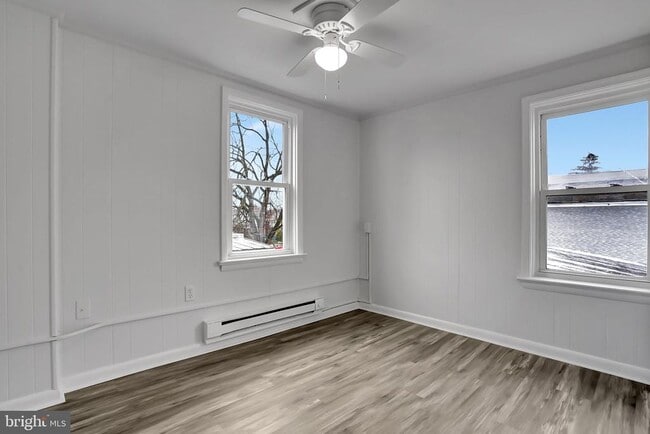 Building Photo - 655 S Potomac St
