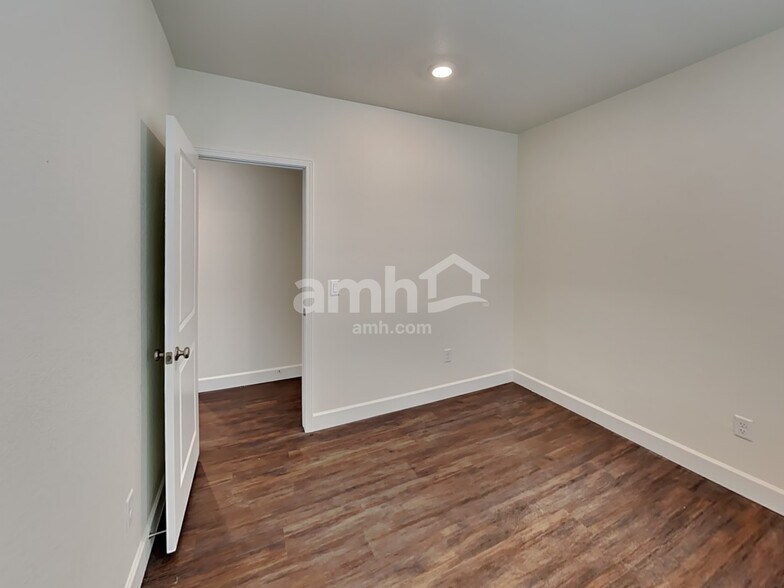 Building Photo - 8235 Joyce St