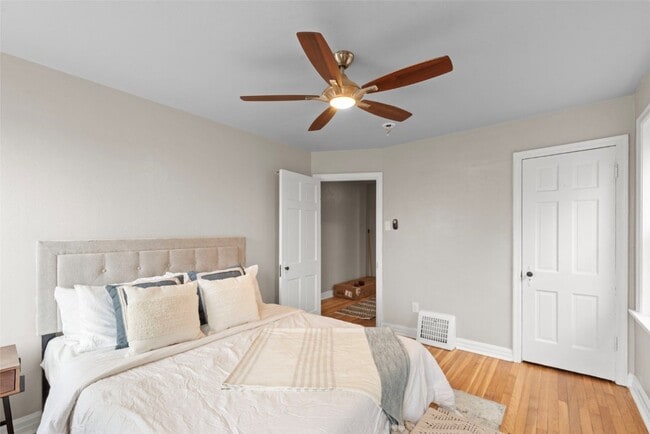 Building Photo - 4930 Kemper Ave